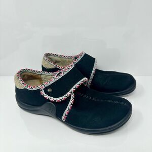 Tomika women’s slippers sz 40